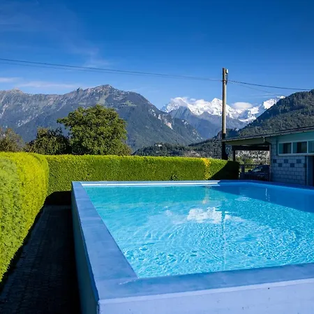 Lazy Rancho - Eiger - Moench - Jungfrau - インターラーケン