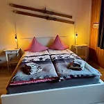 Lazy Rancho - Eiger - Moench - Jungfrau - * إنترلاكن