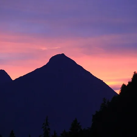 Lazy Rancho - Eiger - Moench - Jungfrau - 인터라켄
